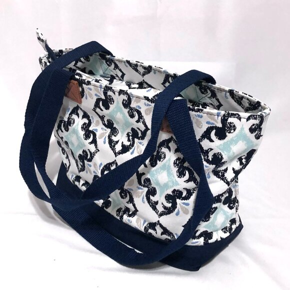 Thirty One Demi Day Bag (NWT) Fab Flourish - Picture 2 of 4